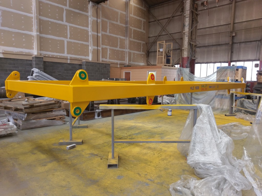 Spreader type lifting frame SWL 27t/16t Hawk Lifting Engineering